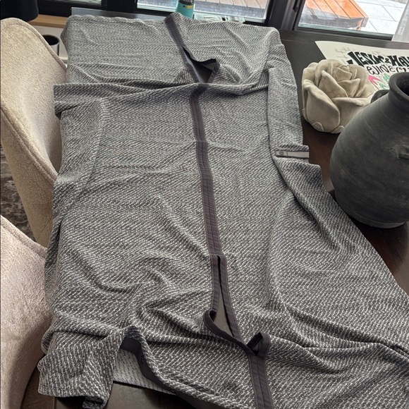 Lululemon vinyasa scarf - Picture 3 of 3